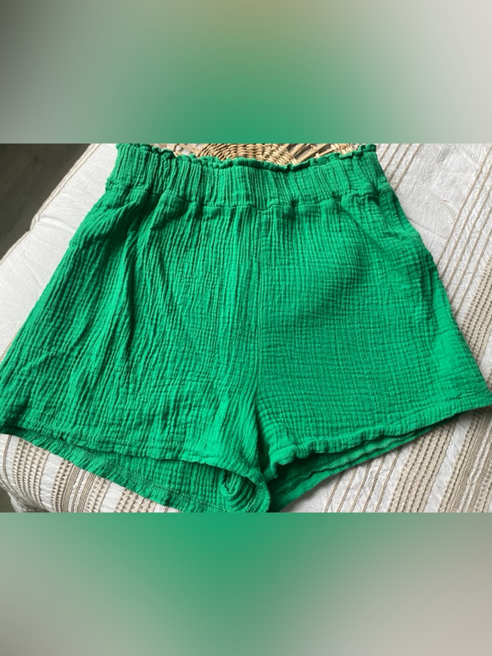 SHEIN Emerald Green High-Waist Crinkle Shorts